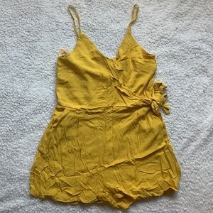 Romper Nwt with pockets